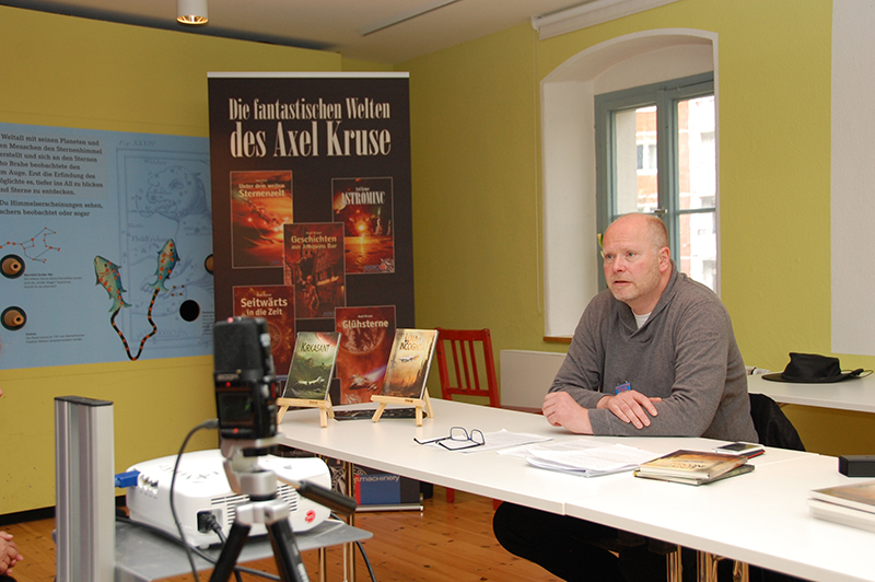 Lesung von Axel Kruse zu seinen Science Fiction Romanen